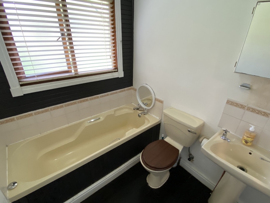 To Let 3 Bedroom Property for Rent in Keurboomstrand Western Cape